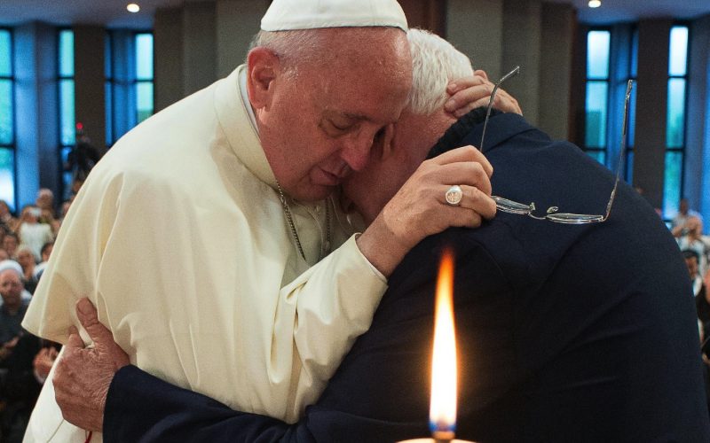 papa francisco padre ernest simoni