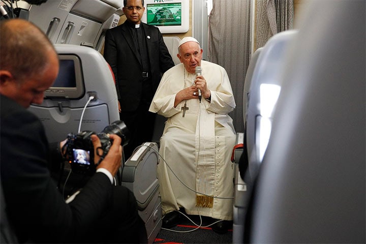 Papa Francisco responde preguntas vuelo papal, sobre Genocidio en Canadá, retiro, anticoncepción