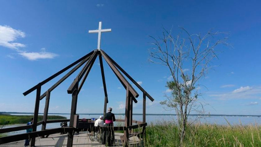 Papa Francisco visita el Lago de Santa Ana en Canadá