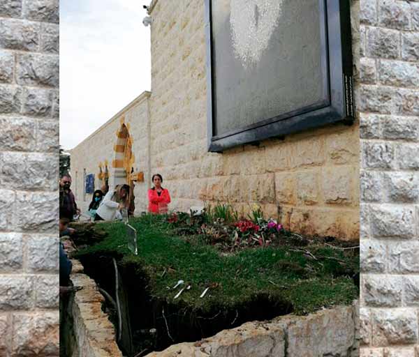 Tumba original de San Charbel de donde provino la luz misteriosa