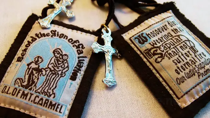 Escapulario Virgen del Carmen proteccion espiritual