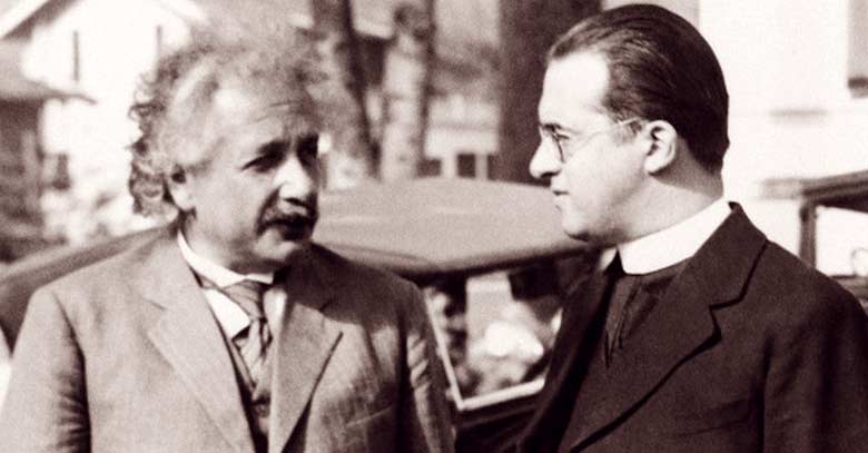 albert einstein y george lemaitre fisicos cientificos big bang