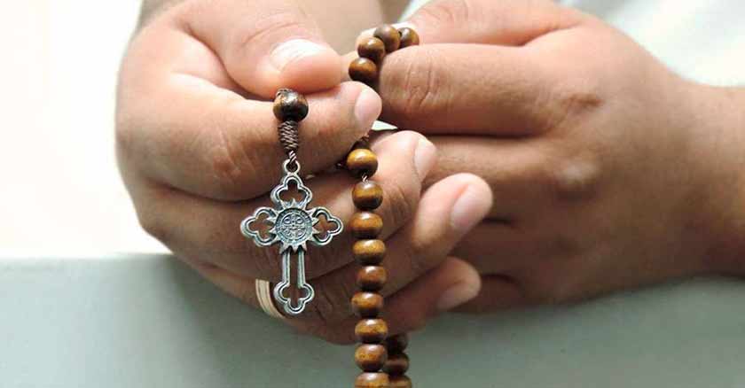 amazing story of terror tied to the power of praying the rosary
