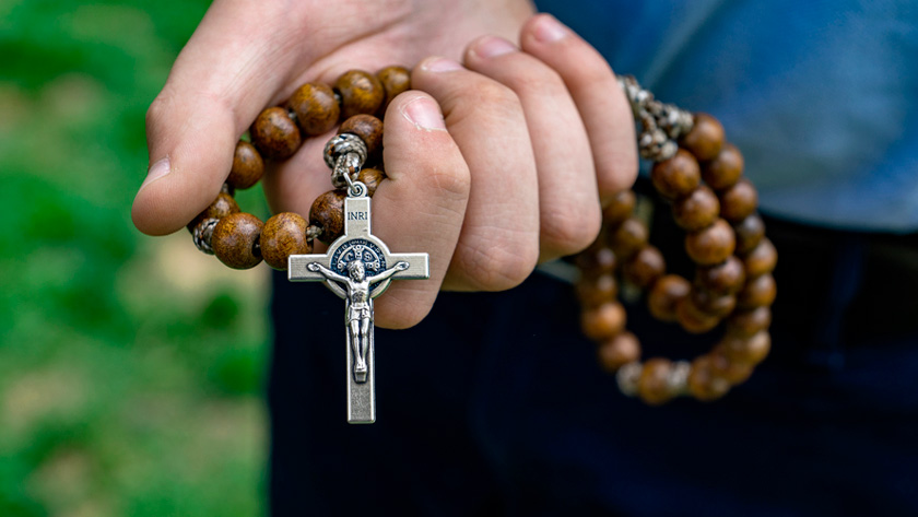 jesus no condena rosario usar muchas palabrerias vanas repeticiones