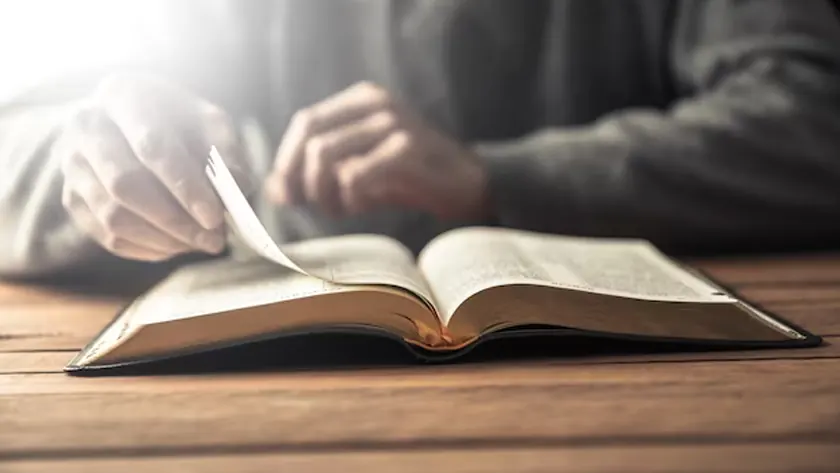 leer la santa biblia abreviaciones