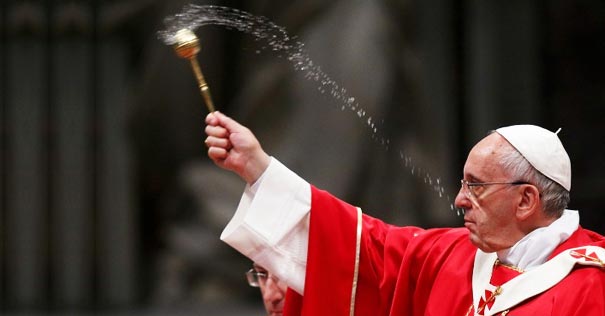 ocho formas usar agua bendita iglesia catolica