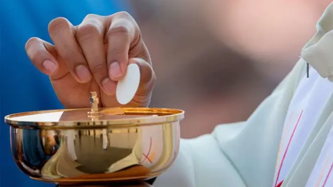 recibir la santa comunion es lo mejor para tu vida santo sacramento eucaristia