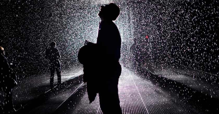 silueta hombre lluvia situaciones peligrosas que danan nuestra relacion con Dios