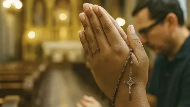 Rezar el Rosario bendiciones promesas beneficios