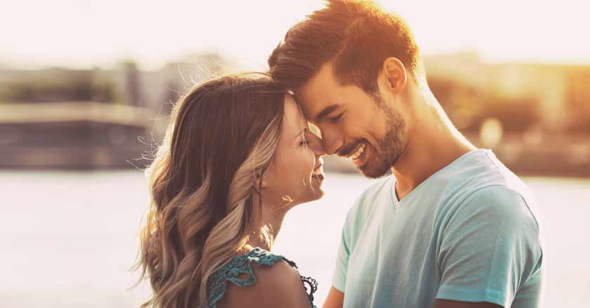consejos para lograr un matrimonio feliz para siempre pareja feliz sonrie