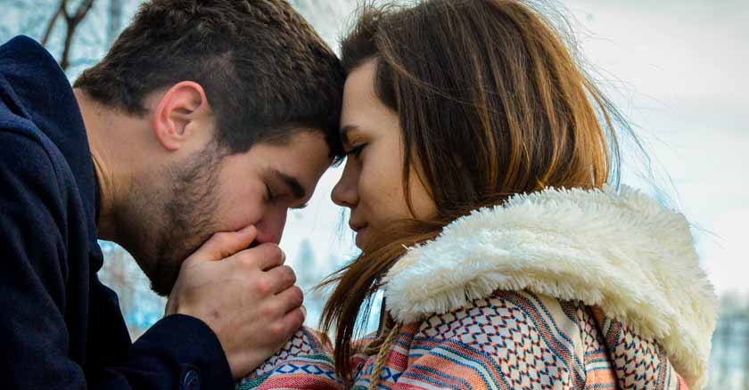 consejos para vvir la castidad en noviazgo pareja novios juntos