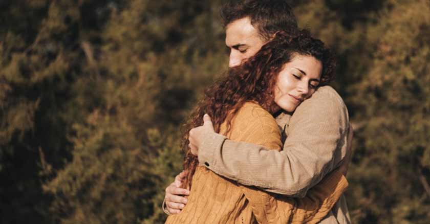 mujer hombre abrazo donde estan los hombres buenos mujeres buenas