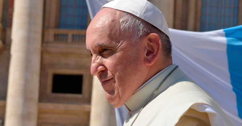 evangelio de hoy mateo    evangelio del dia papa francisco  bautismo del senor