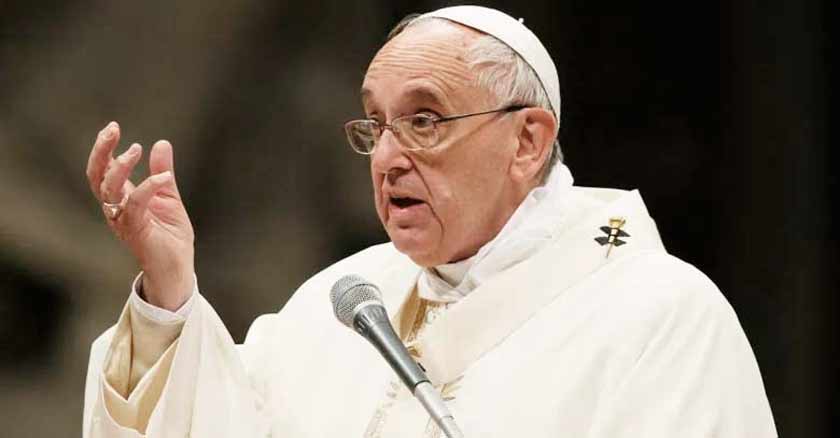papa francisco dando discurso homilia evangelio sobrevivir a la muerte de los hijos