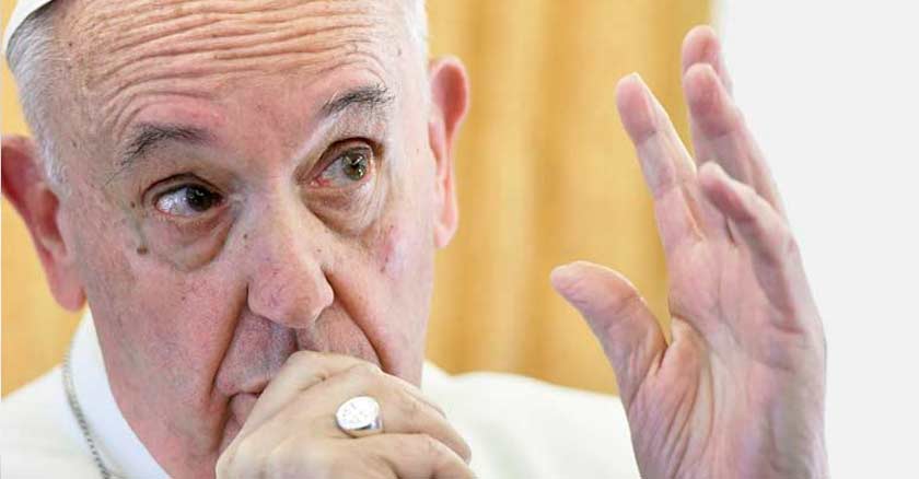 papa francisco tomando un micrfono hablando discurso ojo por ojo justicia de Dios