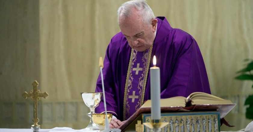 Pope Francis at Mass prays for those experiencing hunger