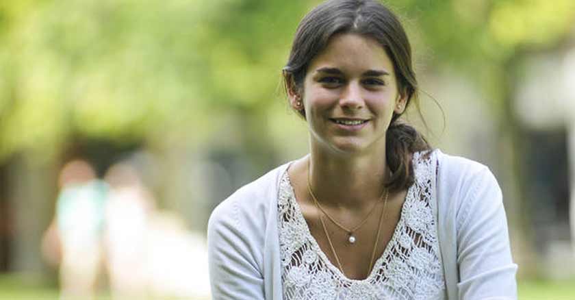 carolina martinez graduada de derecho elige vida de clausura monja