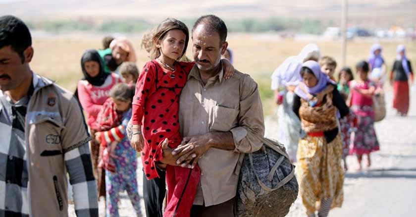 cristianos huyendo caminando formas de ayudar cristianos perseguidos de irak