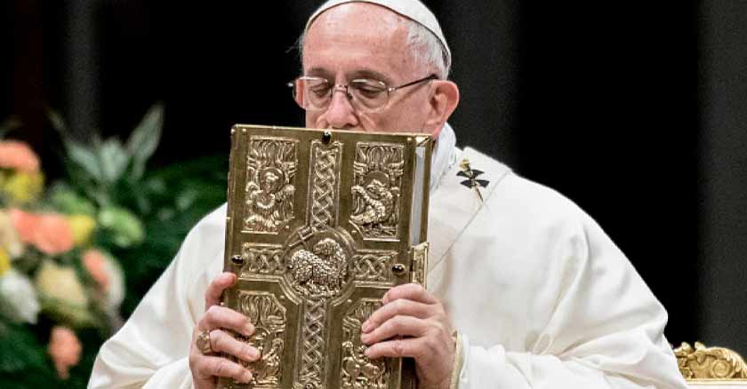papa francisco biblia sagrada escritura escrita para cada uno