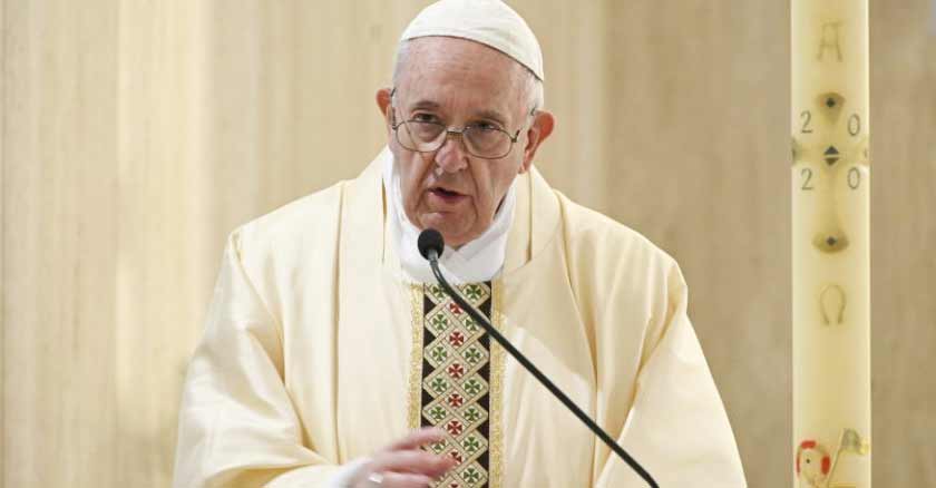 papa francisco cuando un cristiano se pone triste se ha alejado de jesus