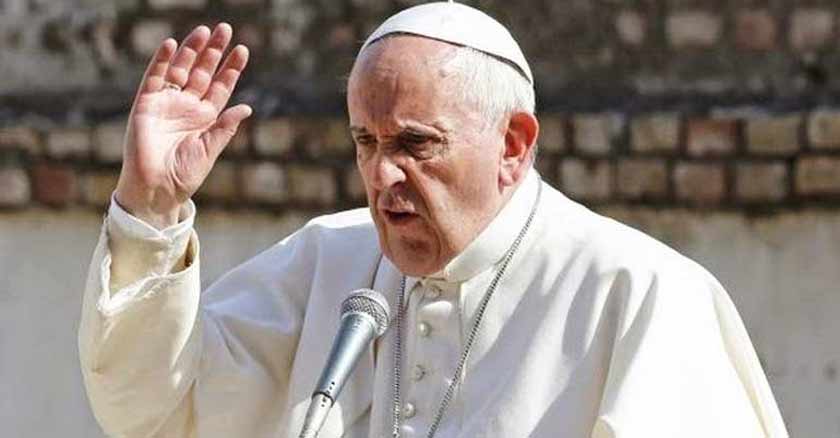 papa francisco el demonio siempre esta intentando hacernos retroceder