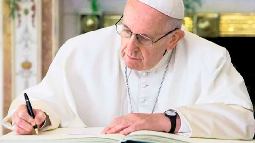 papa francisco firma hermano no sacerdote podra ser superior general orden instituto