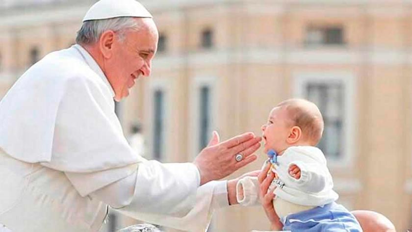 papa francisco los hijos son un don de dios no carga