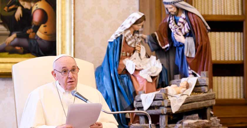 papa francisco los que no rezan con amor finge rezar