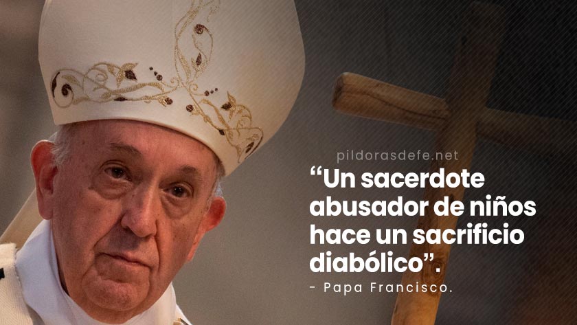 papa francisco sacerdote abusador de ninos hace sacrificio diabolico