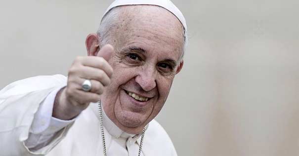 papa francisco sonrie manoi ok comunion divorciados vueltos a casar