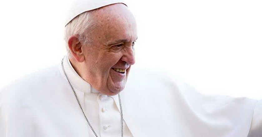 papa francisco sonriendo fondoclaro 