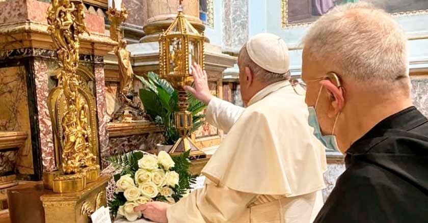 papa francisco visita tumba santa monica venera reliquias san agustin