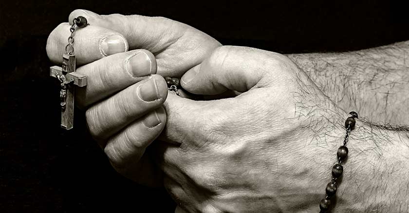 rosario en mano oracion del padre nuestro explicada