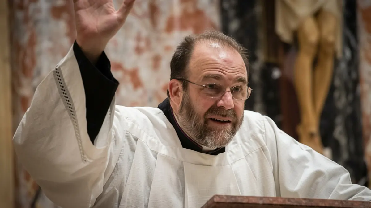 Demonio se manifesto al consagrar Eucaristia afirma Sacerdotewebp
